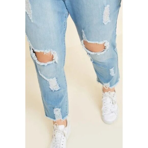 Hayden Lightwash Distressed Jeans - Picture 3 of 10